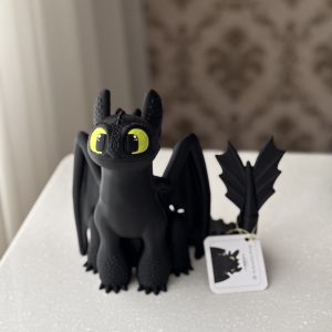 بی دندون ایستاده